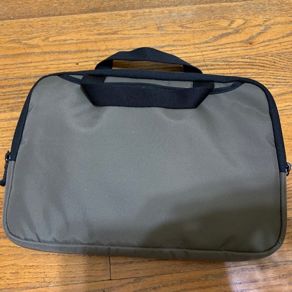 Timbuktu lg tablet/xs laptop bag - Picture 2 of 7